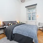 Bright And Designed Apartment In The Center