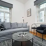 Bright And Designed Apartment In The Center