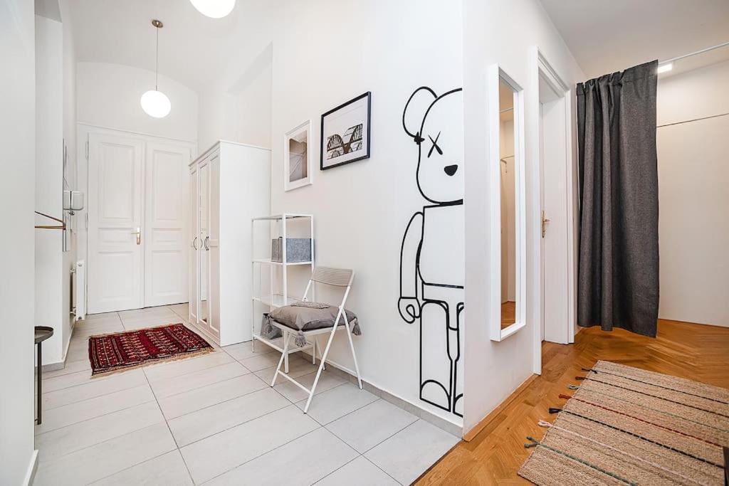 Bright And Designed In The Center Praga